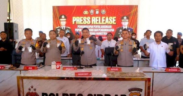 Kapolda Sulsel Irjen Pol Yudhiawan Rilis 4,6 Kg Sabu dan 4.200 Butir Ekstasi di Polres Sidrap