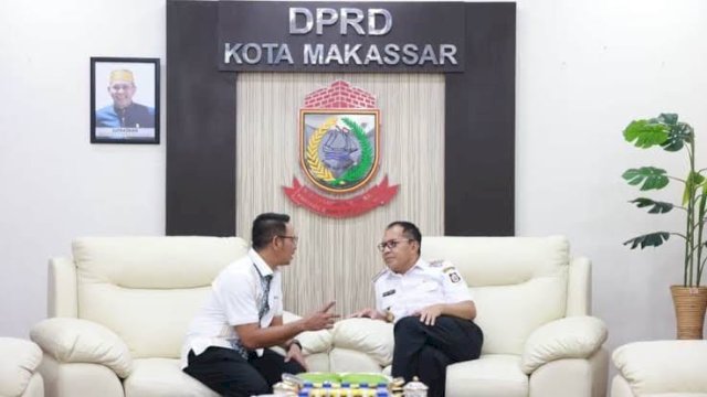 Ketua DPRD Makassar, Supratman (kiri) Bersama Wali Kota Makassar, Moh. Ramdhan Pomanto (kanan).