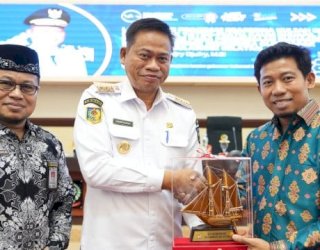 Pj Gubernur Prof Fadjry Djufry Support Program Beasiswa Gratis untuk Anak Yatim Piatu dan Hafidz