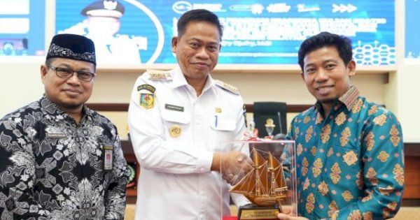 Pj Gubernur Prof Fadjry Djufry Support Program Beasiswa Gratis untuk Anak Yatim Piatu dan Hafidz