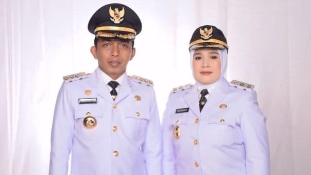 Bupati dan Wakil Bupati Sidrap, Syaharuddin Alrif-Nurkanaah.