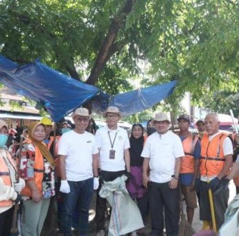 Hari Peduli Sampah Nasional, Pemkab Gowa Bersih-bersih Pasar Minasa Maupa