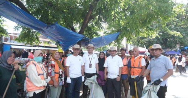 Hari Peduli Sampah Nasional, Pemkab Gowa Bersih-bersih Pasar Minasa Maupa