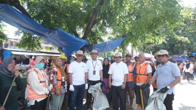 Pemkab Gowa Bersih-bersih Pasar Minasa Maupa.