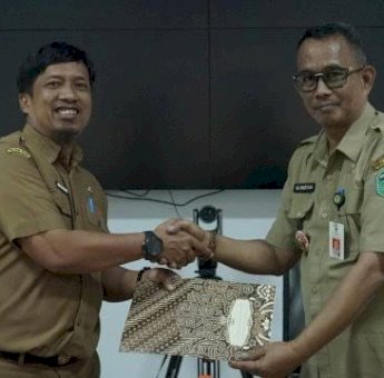 Muhammad Safaat Resmi Pimpin Dinas Kominfo-SP Lutim, Siap Jalankan Arahan Bupati Ibas