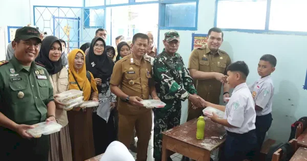 Sekda Takalar Hasbi Tinjau Pelaksanaan MBG: Pastikan Asupan Gizi yang Cukup bagi Para Siswa