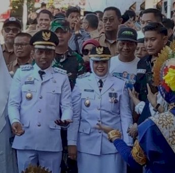 Kedatangan Bupati dan Wabup Sidrap Syaharuddin Alrif-Nurkanaah Disambut Antusias Warga