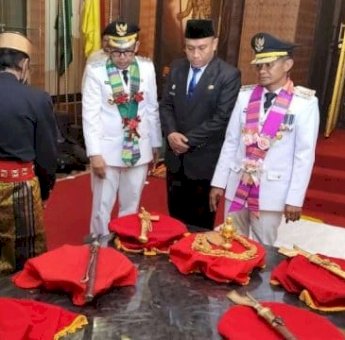 Bupati Bone Andi Asman Terima 12 Pusaka Arajang, Simbol Pergantian Kepemimpinan