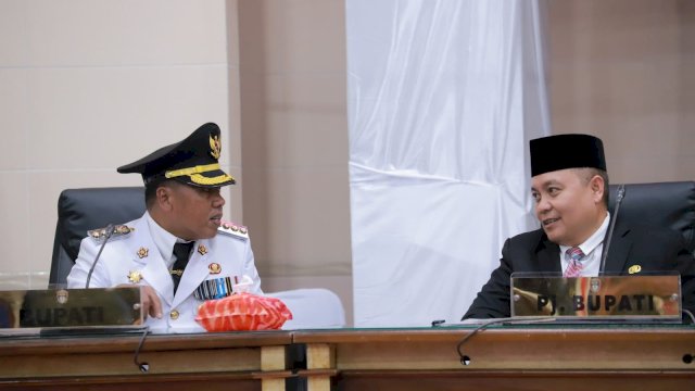 Bupati Wajo, H. Andi Rosman dan Wakil Bupati Wajo, H. Baso Rahmanuddin.