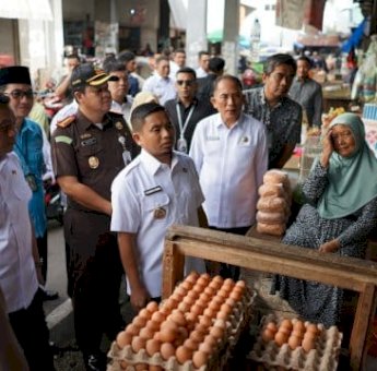 Jaga Stabilitas Harga, Wali Kota Parepare Tasming Hamid Tinjau Pasar dan Gudang Distributor