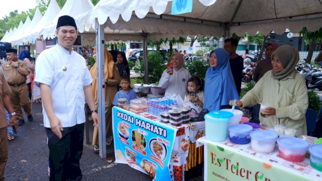 Bupati Pangkep Yusran Lalogau Hadirkan Pasar Kuliner Ramadan di Stadion Andi Mappe.