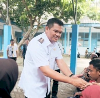 Bupati Bantaeng Uji Nurdin Serahkan Bantuan Atensi Kepada 78 Penerima Manfaat