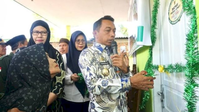 Bupati Syaharuddin Alrif Serahkan Kunci untuk Penerima Bantuan Rumah di Maritangngae, Hasil Kolaborasi Pemkab-Baznas Sidrap