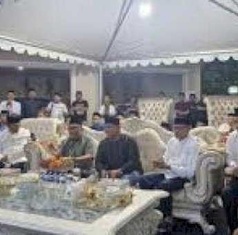 Pererat Silaturahmi, Bupati Takalar Daeng Manye Buka Bersama di Rumah Kepala Desa Pakkabba