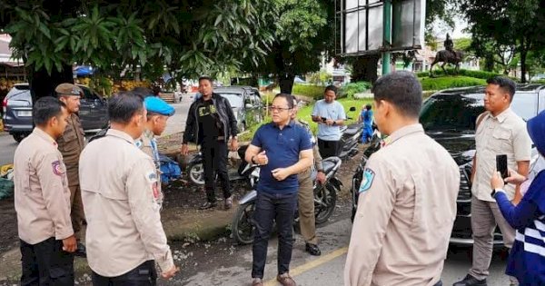 Wabup Gowa Darmawangsyah Muin Pantau Langsung Program Gowa Bersih di Jembatan Kembar