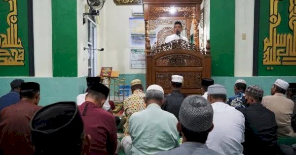 Tarawih di Masjid Baitul Rahman, Bupati Sidrap Syaharuddin Alrif Ajak Masyarakat Berzakat