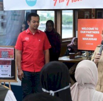 Wakil Wali Kota Makassar Hadiri Buka Puasa Bersama ASITA dan AirAsia di Kapal Phinisi