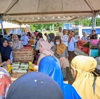 Pemkab Sinjai Gelar Pasar Murah Ramadan, Stabilkan Harga dan Bantu Warga Kurang Mampu