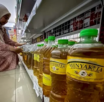 Pengawasan Minyak Goreng Minyakita di Pasar Tradisional Makassar Ditemukan Ketidaksesuaian Ukuran