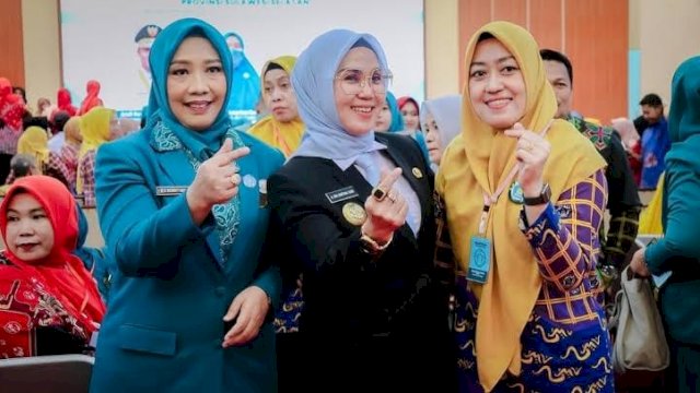 Bupati Barru Andi Ina Kartika Sari, Bersama Ketua TP PKK Barru Andi Milawati Abustan.