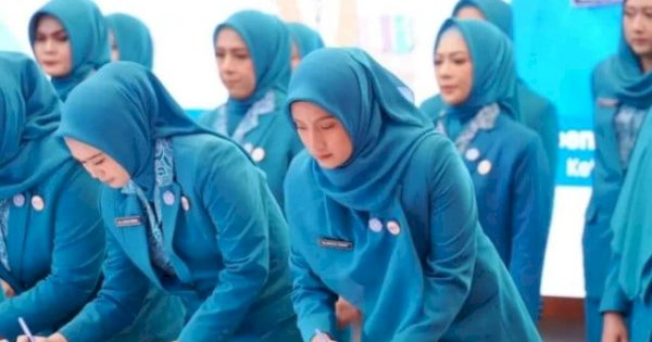 Periode Kedua Dilantik sebagai Ketua PKK, Bupati Yusran ke Nurlita Wulan: Bersama Bangun Pangkep yang Lebih Baik