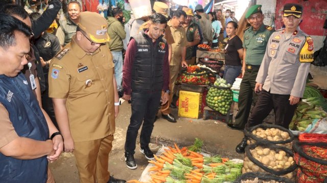 Wabup Andrew Bersama Forkopimda Toraja Utara Sidak Pasar.