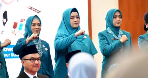Suarni Suwardi Resmi Dilantik Sebagai Ketua Tim Penggerak PKK Soppeng Periode 2025 – 2030