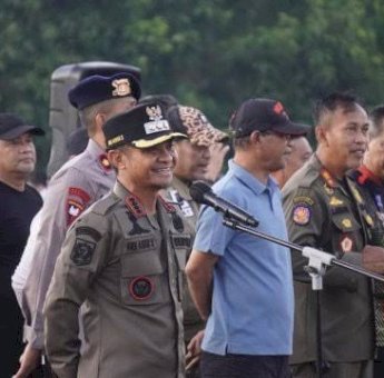 Bupati Andi Asman Pimpin Apel Pagi Dan Kerja Bakti Bersih Beramal Bersama Unsur Forkopimda Bone