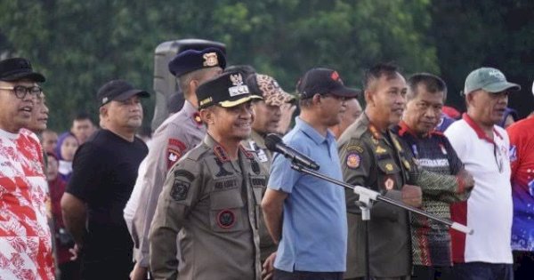 Bupati Andi Asman Pimpin Apel Pagi Dan Kerja Bakti Bersih Beramal Bersama Unsur Forkopimda Bone