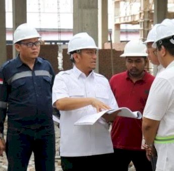 Bupati Ibas Sidak Proyek Pembangunan Pasar Tomoni, Target Rampung Akhir Maret