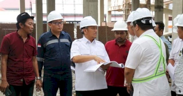Bupati Ibas Sidak Proyek Pembangunan Pasar Tomoni, Target Rampung Akhir Maret