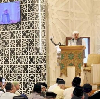 Salat Subuh Berjemaah di Masjid Raya, Munafri Arifuddin Tegaskan Pemkot Makassar Siap Dukung Kegiatan Masjid