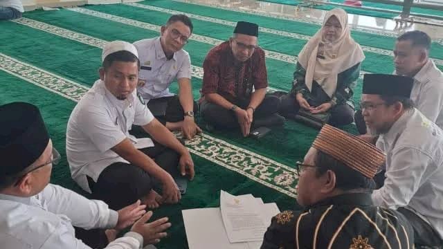 Walikota Parepare Tasming Hamid Undang Baznas Diskusi Zakat di Masjid.