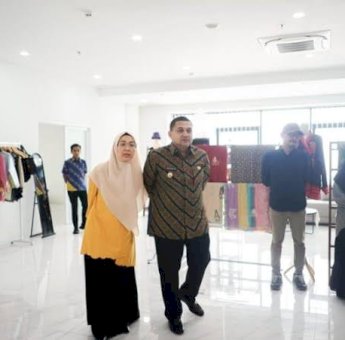 Melinda Aksa Tinjau Gedung TP PKK Makassar Perdana Pasca Dilantik Sebagai Ketua