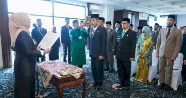 Tingkatkan Kinerja Pemerintahan, Bupati Andi Ina Lantik Abu Bakar Jadi Pj Sekda Barru