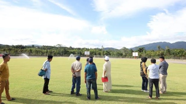 Bupati Ibas Tinjau Stadion dan Gedung Pemuda Lutim.