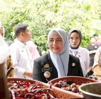 Bupati Sinjai Ratnawati Pastikan Stok Aman dalam Gerakan Pangan Murah