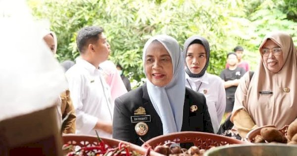 Bupati Sinjai Ratnawati Pastikan Stok Aman dalam Gerakan Pangan Murah