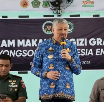 Bupati Pinrang Tinjau Program Makanan Bergizi Gratis di SMKN 2 dan SMPN 2 Pinrang
