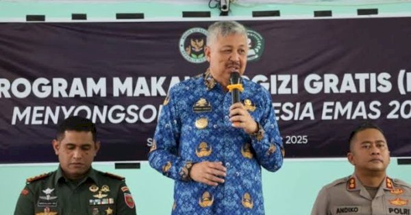 Bupati Pinrang Tinjau Program Makanan Bergizi Gratis di SMKN 2 dan SMPN 2 Pinrang