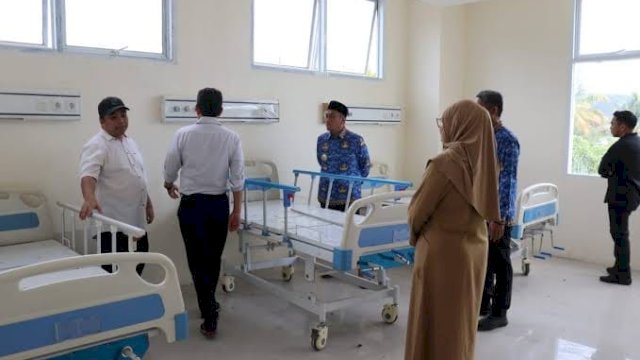 Bupati Luwu Timur, Irwan Bachri Syam.