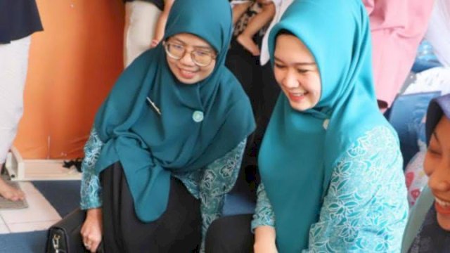 Ketua PKK Parepare dr. Andi Arfiah Berikan Motivasi kepada Remaja Generasi Berencana.