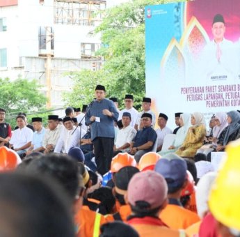 Bantu Petugas Lapangan, Pemkot Makassar Gandeng Swasta dan Komunitas Salurkan Ribuan Paket Sembako