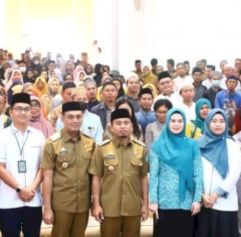 Wali Kota Parepare Tasming Hamid Serahkan Insentif untuk Guru Mengaji dan Kader Posyandu