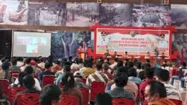 Bupati Tana Toraja Zadrak Tombeg Apresiasi Kinerja Lembang Bau.