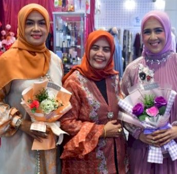 Hadiri Hijab Tren Expo, Bupati Sinjai Ratnawati Dukung Peran Perempuan Sulsel dalam Industri Kreatif