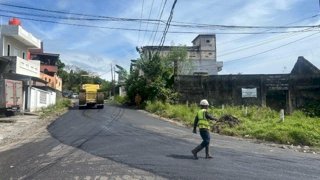 Pemkot Parepare Perbaiki Jalan Jompie yang Berlubang.