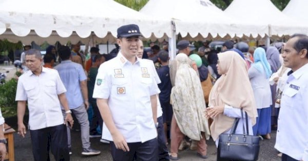 Kunjungi Gerakan Pasar Murah, Bupati Pangkep Yusran Lalogau Pastikan Harga Pangan Terjangkau