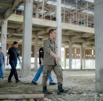 Tak Becus Kerja Pembangunan Pasar Tomoni, Bupati Lutim Ibas Beri Sangsi Tegas Hentikan Kontrak Kontraktor
