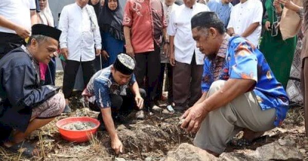 Dukung Pengembangan Sarana Ibadah, Wali Kota Parepare Tasming Hamid Hadiri Peletakan Batu Pertama Masjid Baburrahmah